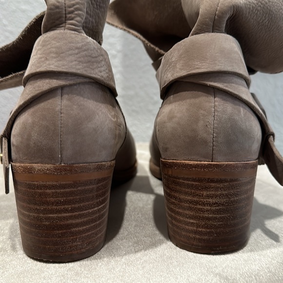 UGG Elora Women’s Boots - Picture 11 of 13